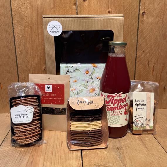 Lekker thee pakketje met zoete lekkernijen